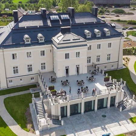 Palac Komierowo Hotel Sępólno Krajeńskie Exterior foto