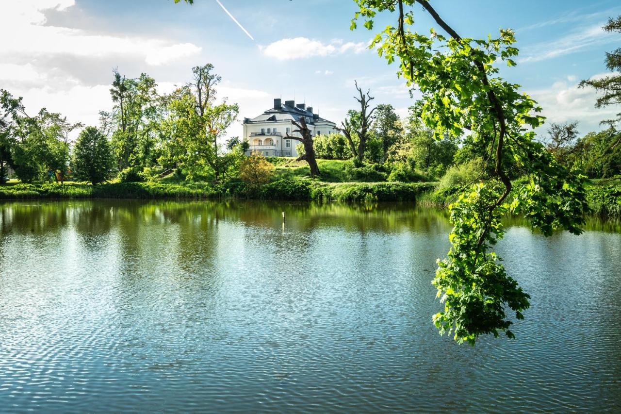 Palac Komierowo Hotel Sępólno Krajeńskie Exterior foto