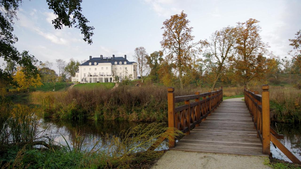 Palac Komierowo Hotel Sępólno Krajeńskie Exterior foto