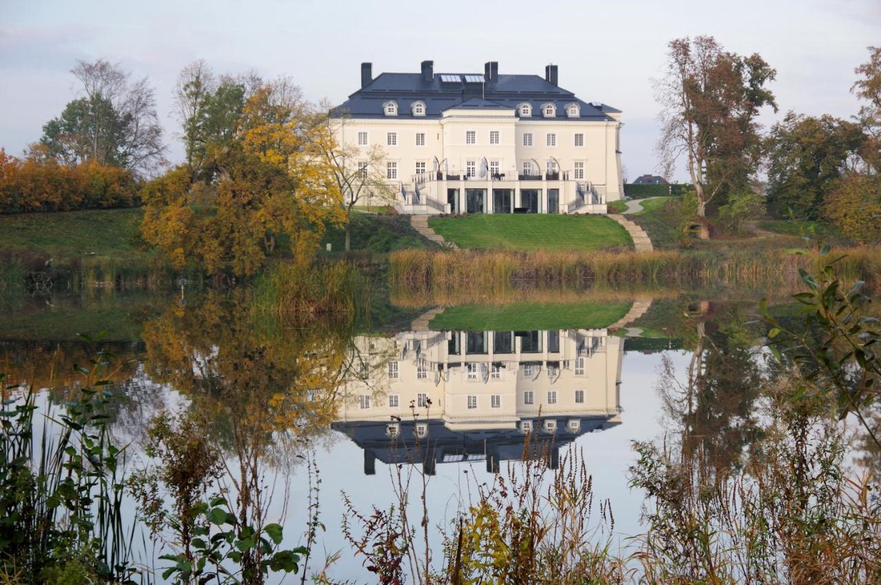 Palac Komierowo Hotel Sępólno Krajeńskie Exterior foto