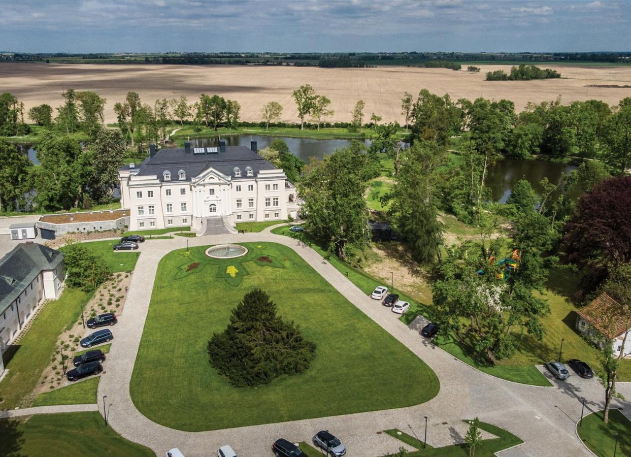 Palac Komierowo Hotel Sępólno Krajeńskie Exterior foto