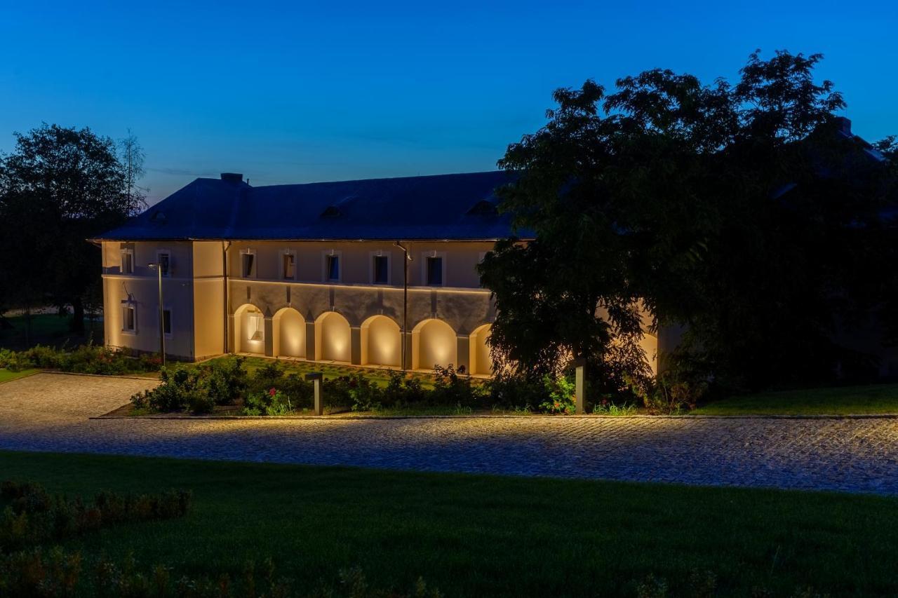 Palac Komierowo Hotel Sępólno Krajeńskie Exterior foto